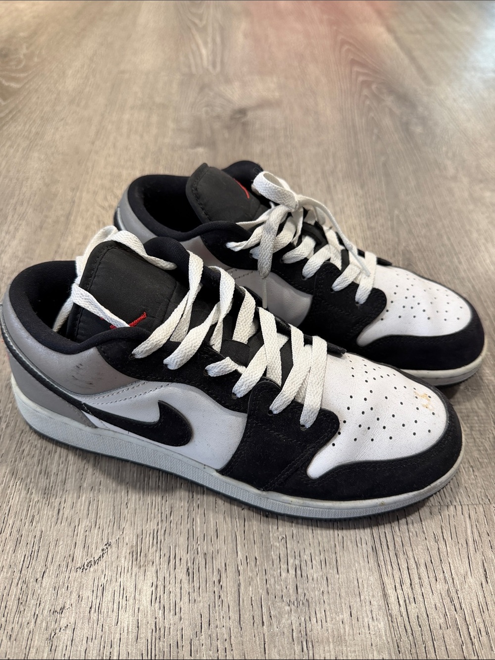 Jordan Low-Top Sneakers in Black, White & Gray